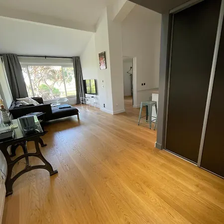 Apartamento Très Beau Duplex, 2 Chambres, Parking Privé, à 5 Minutes
